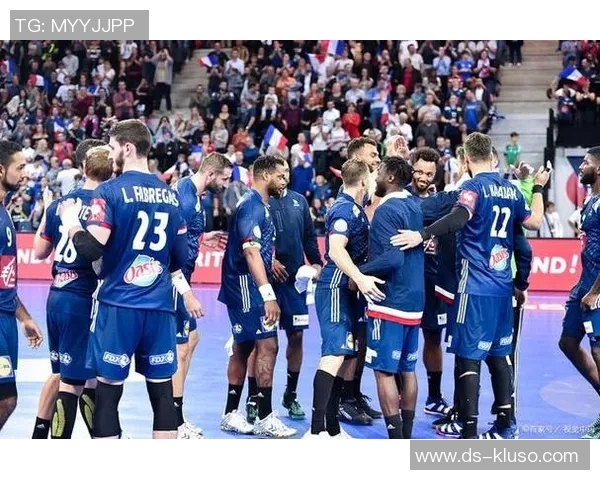 赫尔城与狼队激战正酣双方争夺激烈精彩瞬间回顾